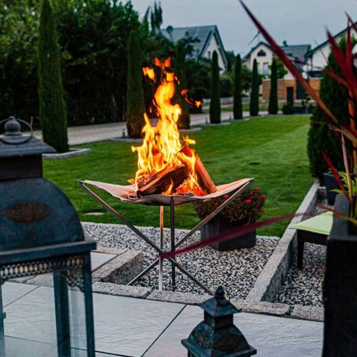 FENNEK Feuernetz HIGH FIRE - faltbare, erhöhte Feuerstelle | Grill Experte